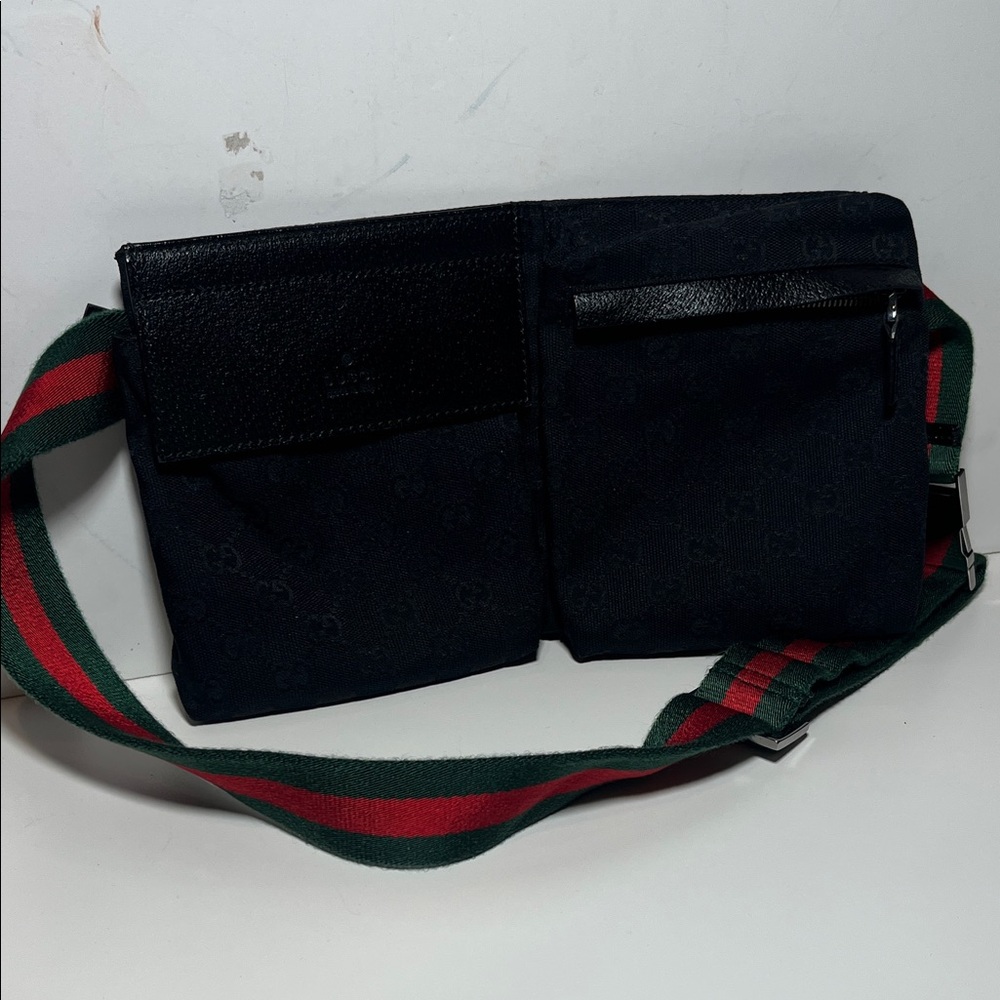 Authentic Gucci black belt bag with green and red belt and chrome hardware - Picture 9 of 14